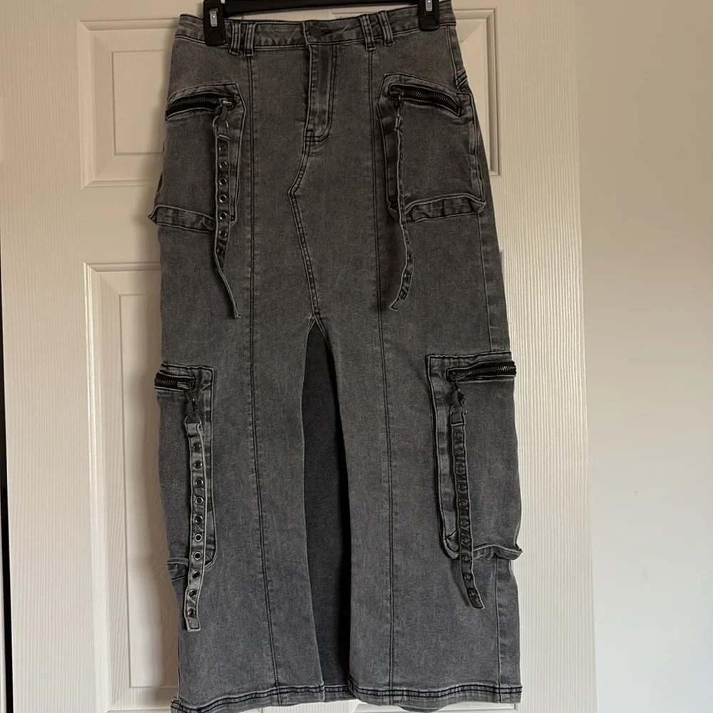 Delia’s Dolls Kill Gray Denim Maxi Skirt Slight Cargo Pockets NWOT✨Sz Small - Picture 1 of 7